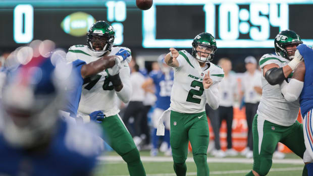 Jets QB Zach Wilson throws pass in preseason